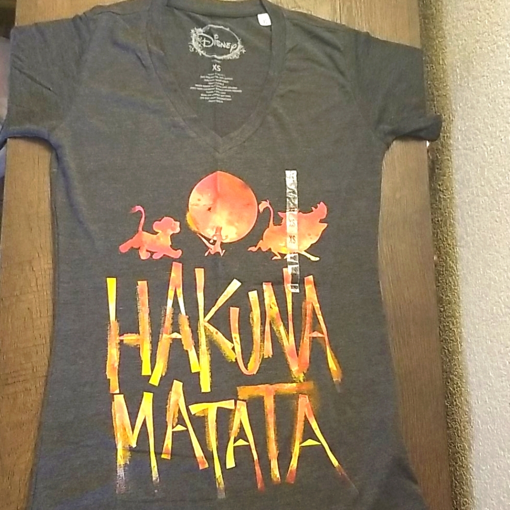 🎉FLASH SALE!🎉 Disney Hakuna Matata T-shirt